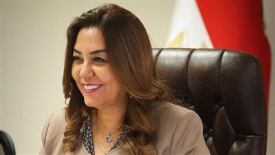 وزيرة التنمية المحلية تستعرض تقريراً عن جهود مشروعك منذ انطلاقه 