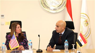 لبحث التعاون.. وزير التعليم يستقبل السفيرة الأمريكية بالقاهرة 