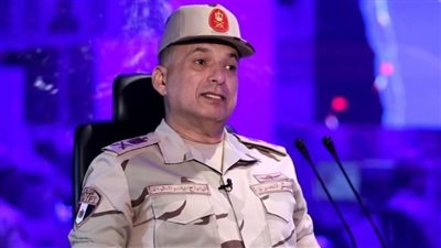 الرئيس السيسى يصدق على ترقية قائد قوات الدفاع الجوى إلى رتبة الفريق