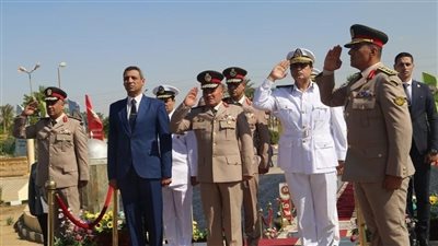 قيادات السويس تضع أكاليل الزهورعلي قبر الجندي المجهول بمناسبة ذكري إنتصارات أكتوبر