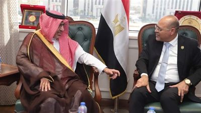 وزير العمل يستقبل السفير السعودي بالقاهرة والوفد المُرافق له 