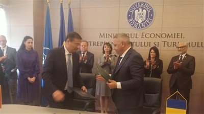 وزيرا الزراعة في مصر ورومانيا يوقعان الخطة التنفيذية للتعاون بين البلدين في الأنشطة الزراعية المختلفة