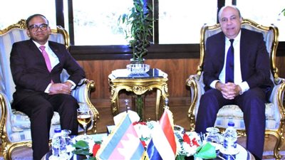 وزير الطيران يلتقي بسفير كمبوديا بالقاهرة لدراسة إمكانية توقيع اتفاقية نقل جوي بين البلدين 