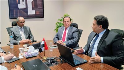 نائب وزير الإسكان يلتقي ممثلي إحدى الشركات العالمية المتخصصة في تنفيذ وإدارة المرافق