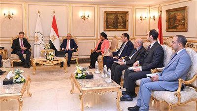 سويلم يلتقى وزير البيئة والطاقة اليوناني