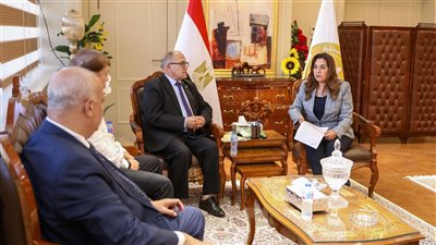 وزيرة التنمية المحلية تستقبل عددا ًمن أعضاء لجان الإدارة المحلية والشباب والشؤون التشريعية بمجلس النواب