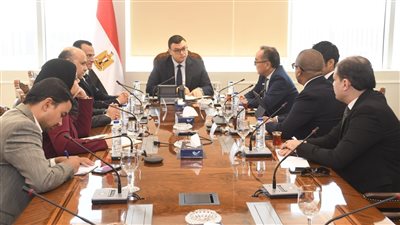 وزير الإسكان يبحث مع أسطورة العقارات في اليابان سبل التعاون فى مجال التطوير العقاري