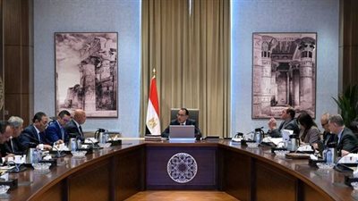 رئيس الوزراء يتابع تنفيذ برنامج رد أعباء الصادرات