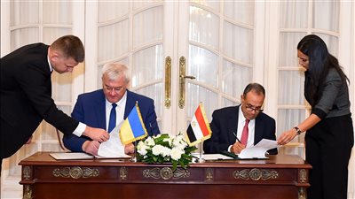 وزير الخارجية ونظيره الأوكراني يبحثان سبل الارتفاء بالعلاقات