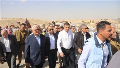 وزيرا السياحة والآثار والزراعة يطلقان البرنامج الوطني لرعاية وحماية الخيول والإبل والحيوانات الأليفة بالمناطق الأثرية