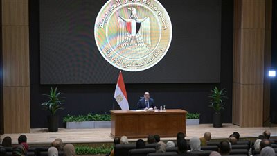 مدبولي يلتقي أعضاء منظومة الشكاوى الحكومية الموحدة بمجلس الوزراء: أنتم 