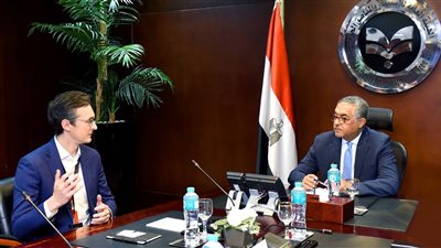 الرئيس التنفيذي للهيئة العامة للاستثمار يلتقي وفد من الشركات الناشئة الراغبة في الاستثمار في مصر