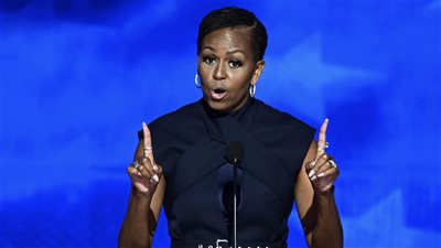 ميشيل أوباما تدعو الرجال للتصويت لهاريس