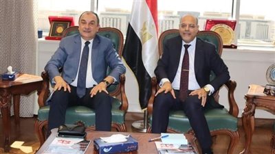 وزيرا قطاع الأعمال والعمل يبحثان تعزيز التعاون في عدد من الملفات المشتركة