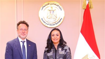وزيرة التضامن الاجتماعي تستقبل سفير كندا بالقاهرة