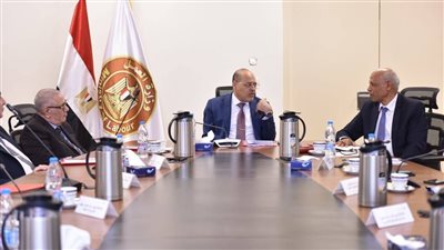 وزير العمل يترأس مجلس إدارة صندوق إعانات الطوارئ للعمال