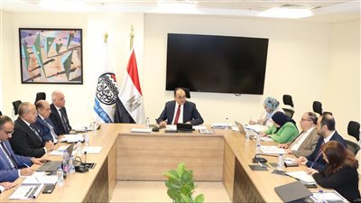 وزير قطاع الأعمال يتابع مستجدات تنفيذ عدد من المشروعات الفندقية والسياحية والتجارية