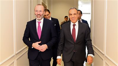 وزير الخارجية والهجرة يستقبل رئيس مجموعة حزب الشعب الأوروبي بالبرلمان الأوروبي