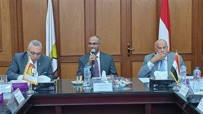 نائب وزير الإسكان يعقد أولى اجتماعات اللجنة التنسيقية العليا لوضع الهيكل المؤسسي لأكواد منظومة مياه الشرب والصرف الصحي