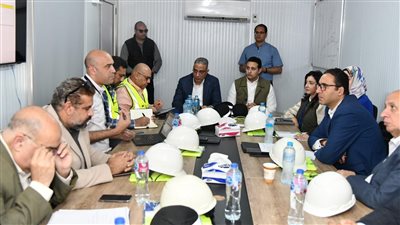 بالصور.. محافظ الفيوم يتفقد الأعمال الانشائية بمصنع يازاكي مصر للضفائر الكهربائية للسيارات