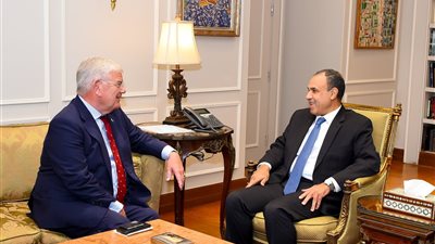 وزير الخارجية والهجرة يستقبل عمدة لاهاى