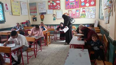 تعليم الكبار بالسويس تعقد لجنة إمتحانية لعدد 13 متحرر
