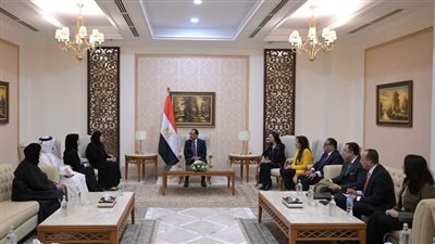 رئيس الوزراء يلتقي وزيرة التنمية الاجتماعية والأسرة القطرية