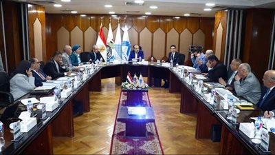 وزير قطاع الأعمال يتابع تنفيذ خطط العمل وموقف مشروعات شركات المقاولات والتطوير العقاري 