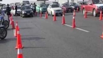 تحرير 1386 مخالفة عدم تركيب الملصق الإلكتروني ورفع 52 سيارة ودراجة نارية متروكة