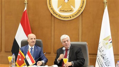 وزير التعليم العالى يعقد لقاءًا مُوسعًا مع رئيس مجلس التعليم العالي التركي لبحث التعاون المُشترك