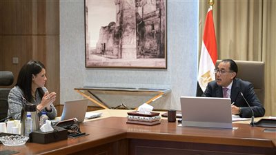 رئيس الوزراء يتابع مع وزيرة التخطيط والتنمية الاقتصادية والتعاون الدولي عددًا من ملفات عمل الوزارة