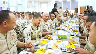 الفريق أول عبد المجيد صقر القائد العام للقوات المسلحة وزير الدفاع والإنتاج الحربى يشهد تنفيذ المرحلة الرئيسية لمشروع مراكز القيادة التعبوى للمنطقة المركزية العسكرية