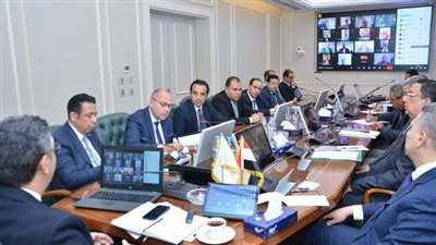 وزير التموين يعقد اجتماعاً عبر الفيديو كونفرانس مع مديري المديريات بالمحافظات لمتابعة توافر السلع ومراقبة وضبط الأسواق