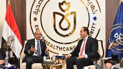 رئيس الرعاية الصحية يلتقي رئيس استرازينكا مصر 