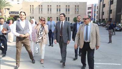وزير الثقافة يتفقد منشآت أكاديمية الفنون ويوجه بالانتهاء من المشروعات الجاري تنفيذها لتحقيق الرؤية الاستثمارية للأكاديمية