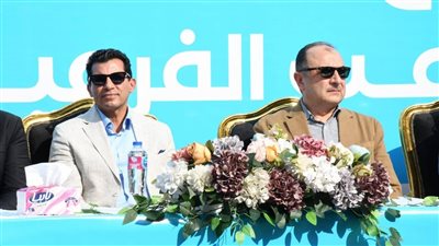 وزيرا قطاع الأعمال والشباب والرياضة يشهدان افتتاح تطوير ستاد 