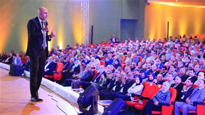 خلال لقائه مع أكثر من ٢٧٠٠ مدير مدرسة.. وزير التربية والتعليم يستعرض تقييم الإجراءات والآليات المنفذة بالمدارس 