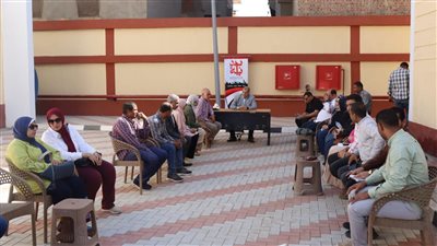 ضمن المبادره الرئاسية بداية جديدة.. رئيس مياه الفيوم يتلقى العاملين بمحطات الصرف الصحي بمركز اطسا