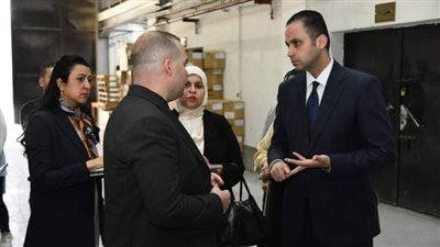 نائب وزير الصحة يتفقد مقر إدارة التموين الطبي بالقاهرة ويوصي  بسرعة الانتهاء من تفعيل  النظام الإلكتروني 