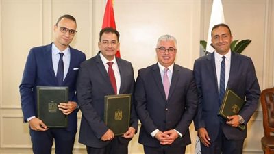 باستثمارات 20 مليون دولار.. رئيس اقتصادية قناة السويس يشهد توقيع عقد مشروع إعادة تدوير البلاستيك