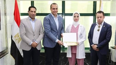 رئيس هيئة الرعاية الصحية يجري جولة تفقدية بمنشآت هيئة الرعاية الصحية في سيناء