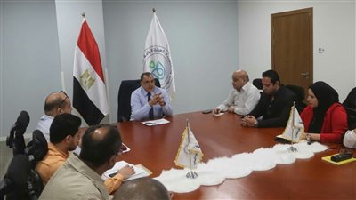 قيادات فرع الهيئة العامة للرعاية الصحية بالسويس تتابع خدمات التأمين الصحى للمواطنين