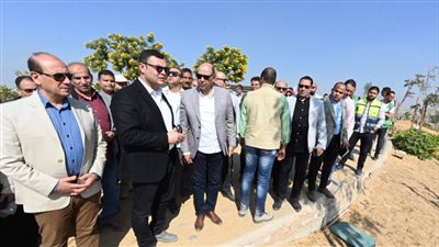 وزير الإسكان يتفقد الموقف التنفيذى لمشروع 