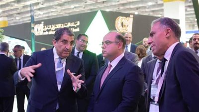  رئيس الرقابة المالية يتفقد أجنحة الجهات المالية غير المصرفية المشاركة بمعرض Cairo ICT