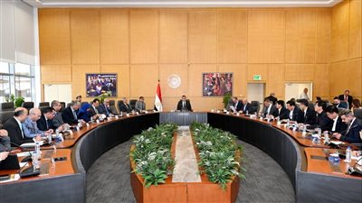 وزير الإسكان يتابع سير العمل بمشروع 