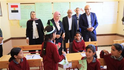 وزير التربية والتعليم ومحافظ شمال سيناء يواصلان جولتهما بتفقد مدرستى 