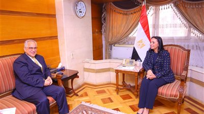 وزيرة التضامن الاجتماعي ورئيس اللجنة البارالمبية المصرية يبحثان تعزيز سبل التعاون المشترك