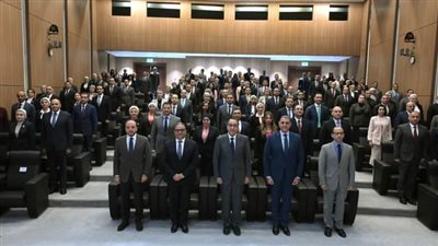 رئيس الوزراء يلتقي الملحقين العسكريين المرشحين للعمل بالخارج