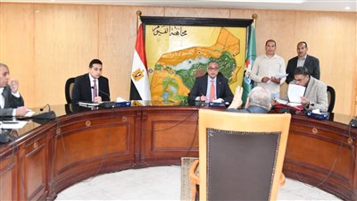 محافظ الفيوم يعقد اللقاء الدوري لخدمة المواطنين لبحث مطالبهم وتلقي شكاواهم 