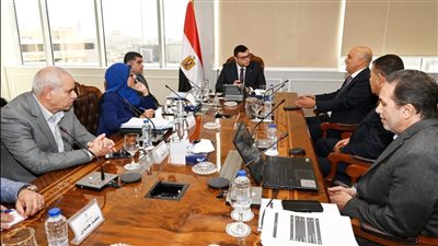 وزير الإسكان يتابع معدلات تسويق بعض مشروعات هيئة المجتمعات العمرانية الجديدة
